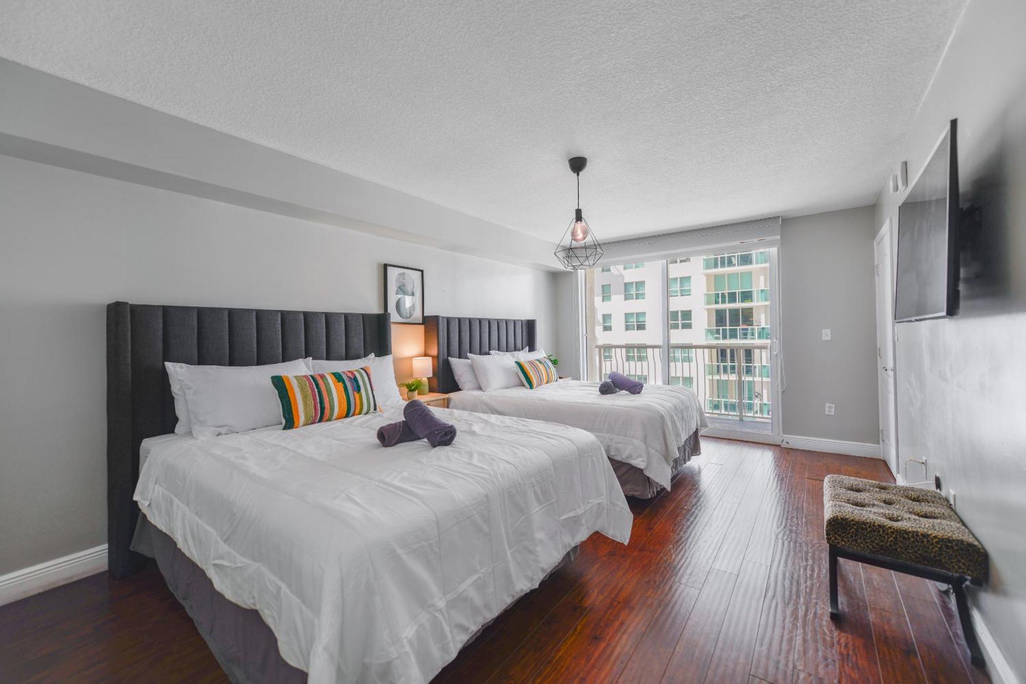 Amazing 3 Bedroom Condo At Brickell With Pool Miami Exterior photo